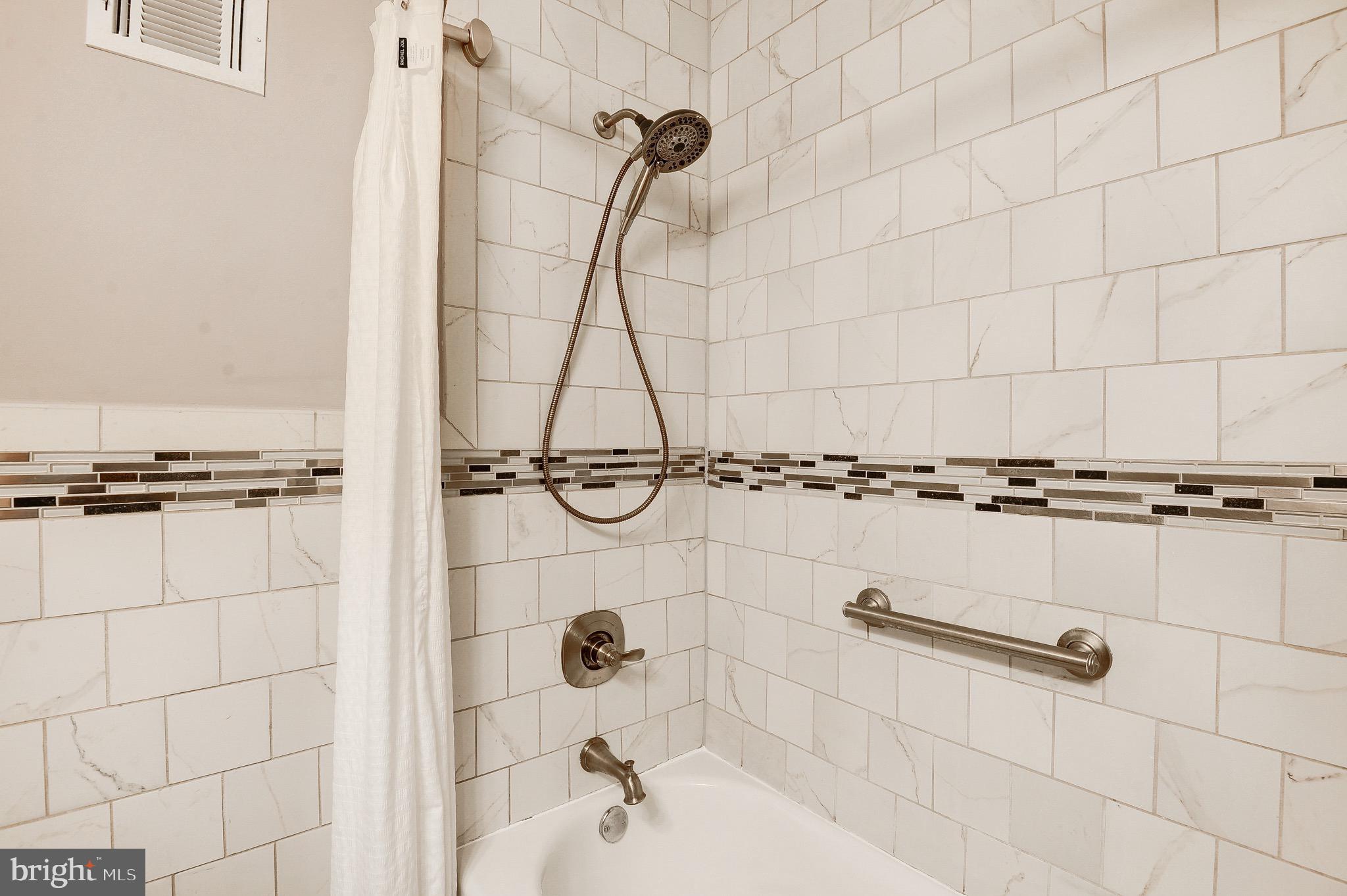 1851 Wainwright Drive Reston, VA 20190 - Photo 25 of 44 Bathroom