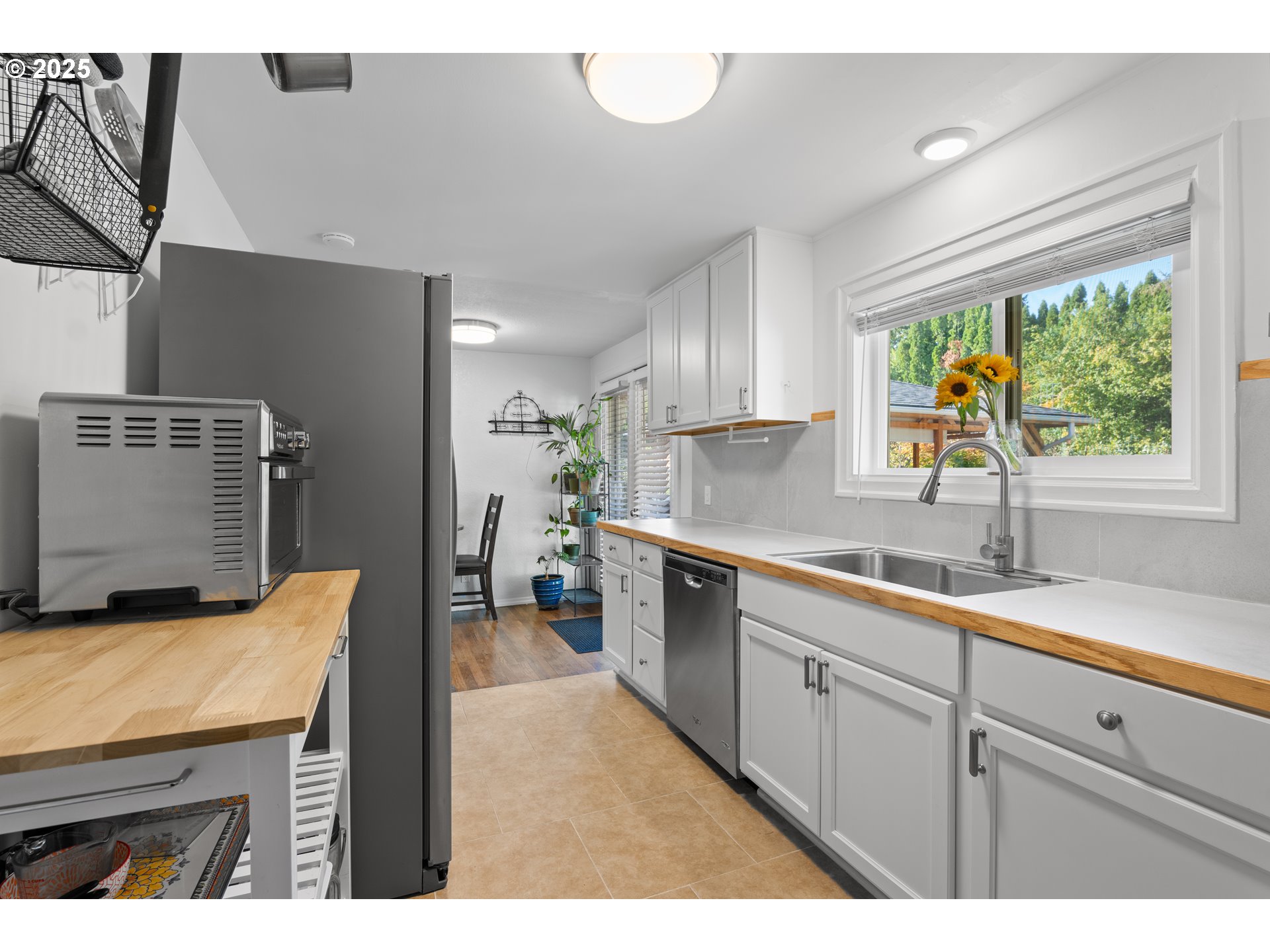 935 East 24th Avenue Eugene, OR 97405 - Photo 13 of 47