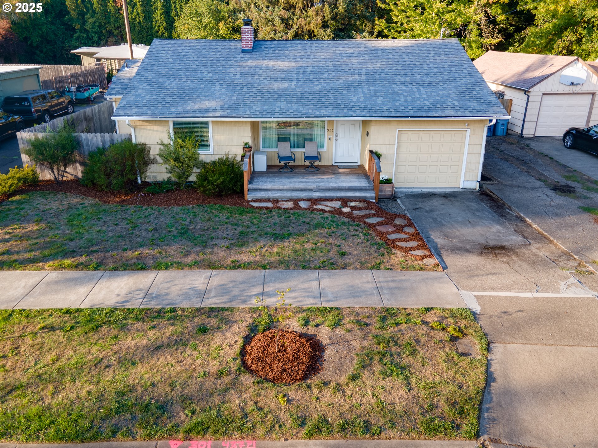 935 East 24th Avenue Eugene, OR 97405 - Photo 2 of 47
