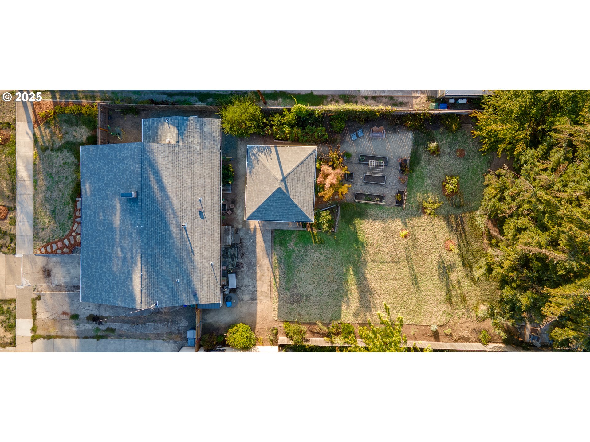 935 East 24th Avenue Eugene, OR 97405 - Photo 43 of 47