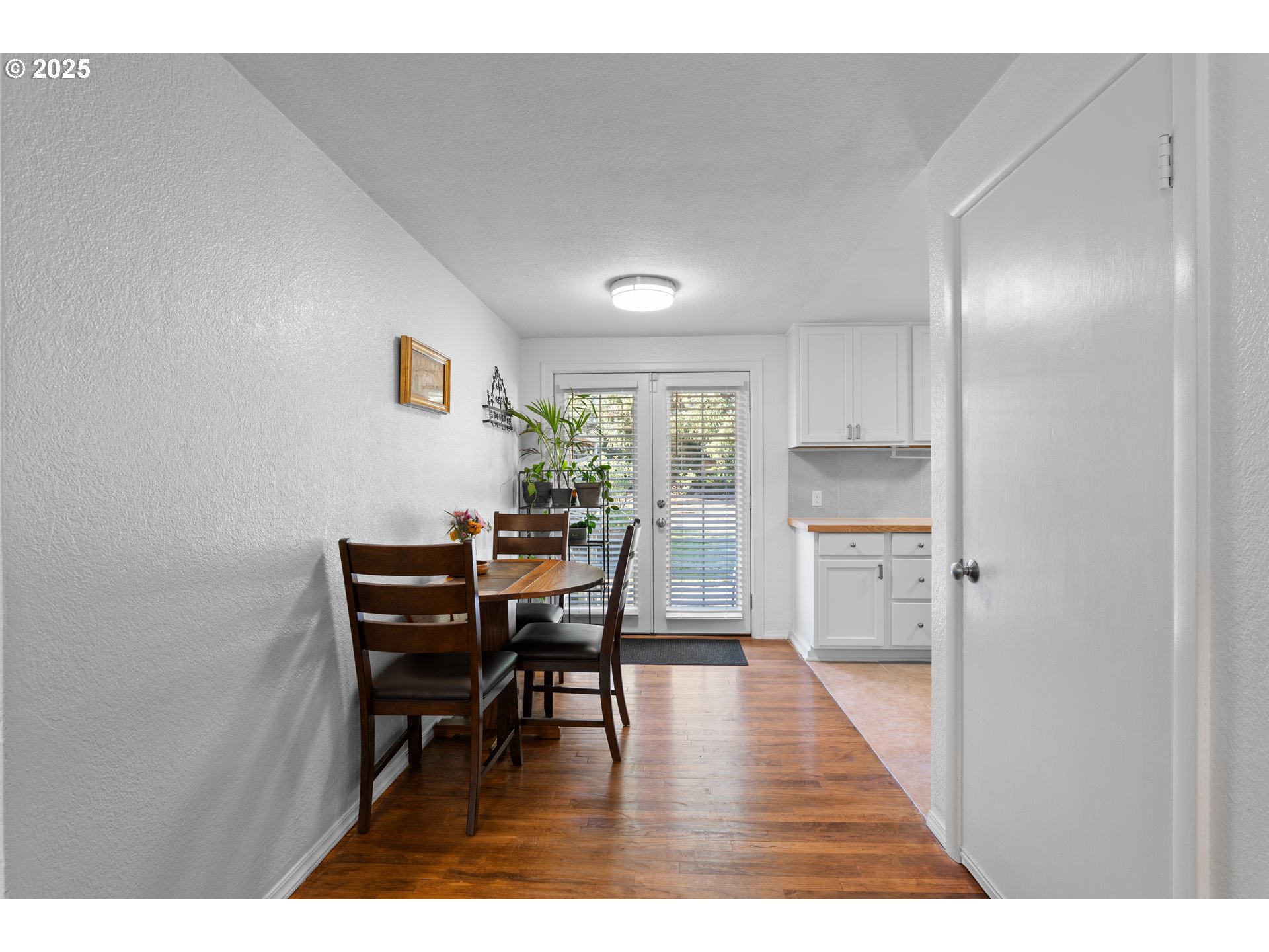 935 East 24th Avenue Eugene, OR 97405 - Photo 9 of 47