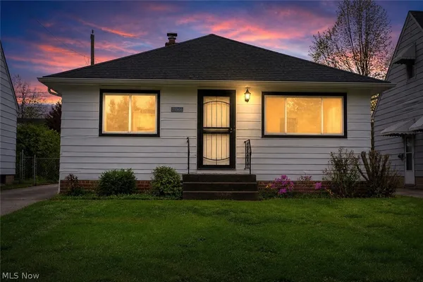$155,900 | 21506 Kenyon Drive, Maple Heights, OH 44137