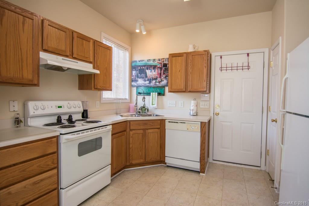 6148 Raisin Tree Lane Charlotte, NC 28215 - Photo 2 of 24 Gallery Image 2