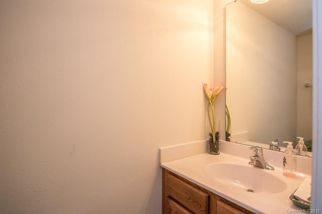 6148 Raisin Tree Lane Charlotte, NC 28215 - Photo 11 of 24 Gallery Image 11
