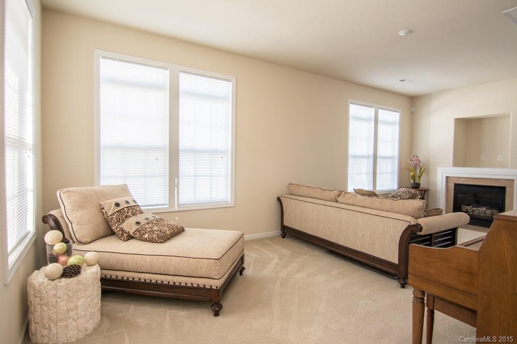 6148 Raisin Tree Lane Charlotte, NC 28215 - Photo 12 of 24 Gallery Image 12