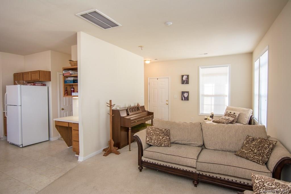 6148 Raisin Tree Lane Charlotte, NC 28215 - Photo 13 of 24 Gallery Image 13