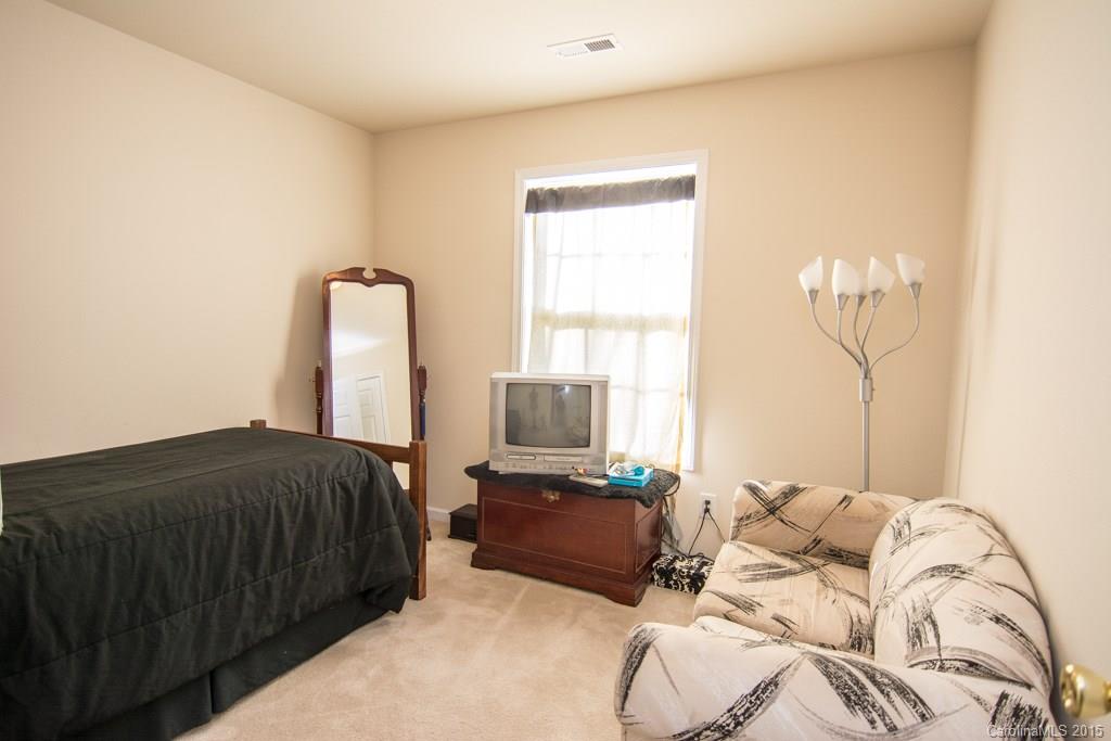6148 Raisin Tree Lane Charlotte, NC 28215 - Photo 15 of 24 Gallery Image 15