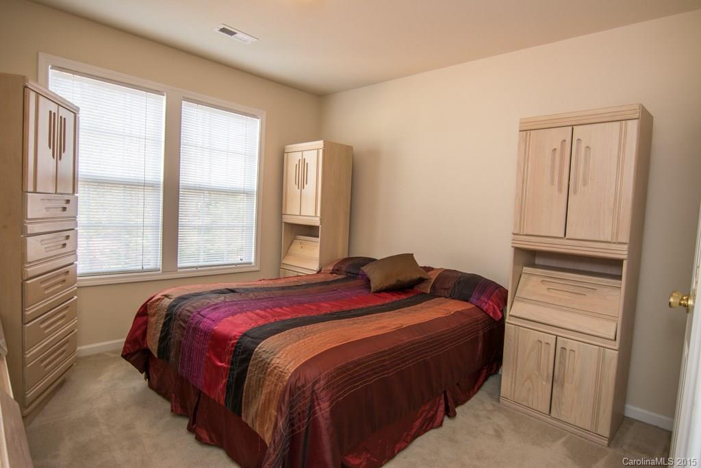 6148 Raisin Tree Lane Charlotte, NC 28215 - Photo 16 of 24 Gallery Image 16
