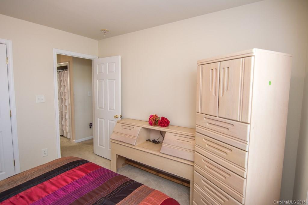 6148 Raisin Tree Lane Charlotte, NC 28215 - Photo 17 of 24 Gallery Image 17