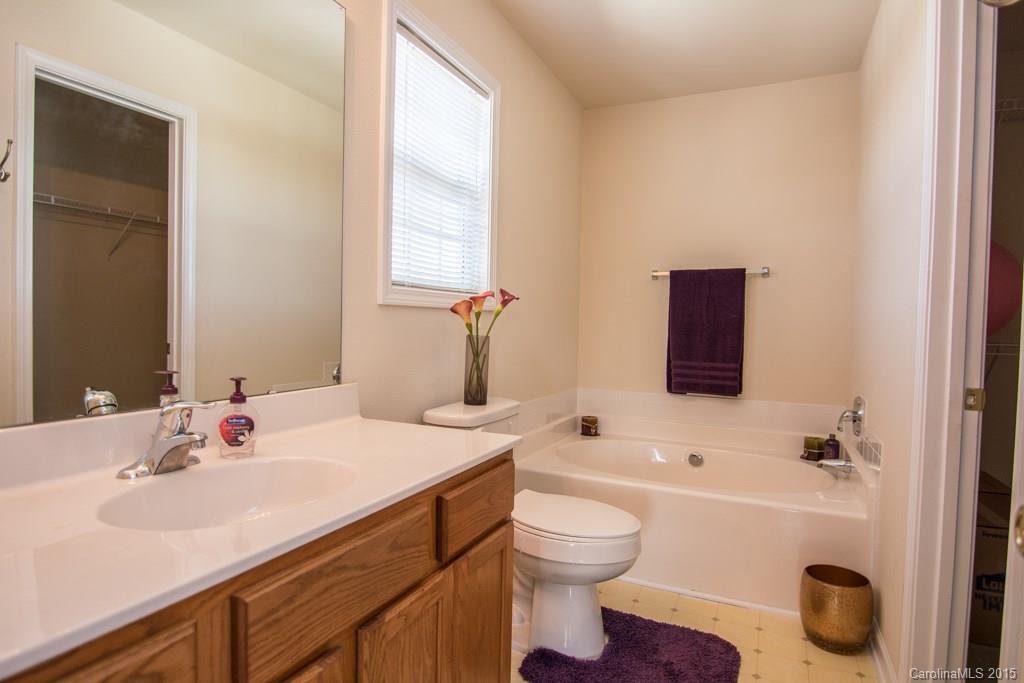6148 Raisin Tree Lane Charlotte, NC 28215 - Photo 21 of 24 Gallery Image 21