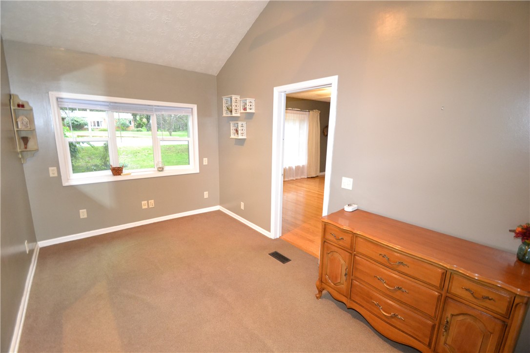 723 5 Mile Line Road Webster, NY 14580 - Photo 21 of 38 Family room/ possible 3rd bedroom