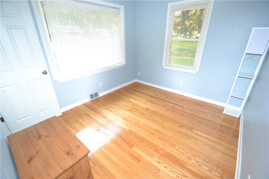 723 5 Mile Line Road Webster, NY 14580 - Photo 32 of 38 2nd bedroom