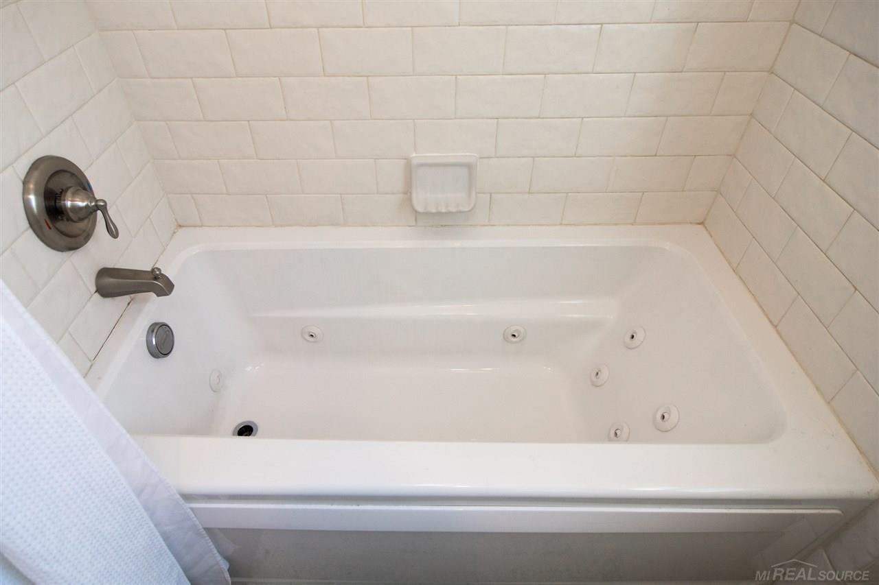 1337 Harvard Road Grosse Pointe Park, MI 48230 - Photo 23 of 36