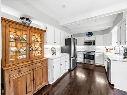 $385,000 | 409 East 108th Terrace, Kansas City, MO 64131