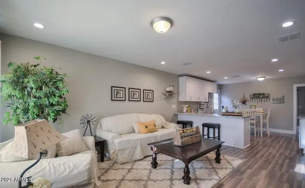 $2,495 | 4284 West Taylor Street, Phoenix, AZ 85009