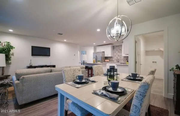 $2,495 | 4284 West Taylor Street, Phoenix, AZ 85009
