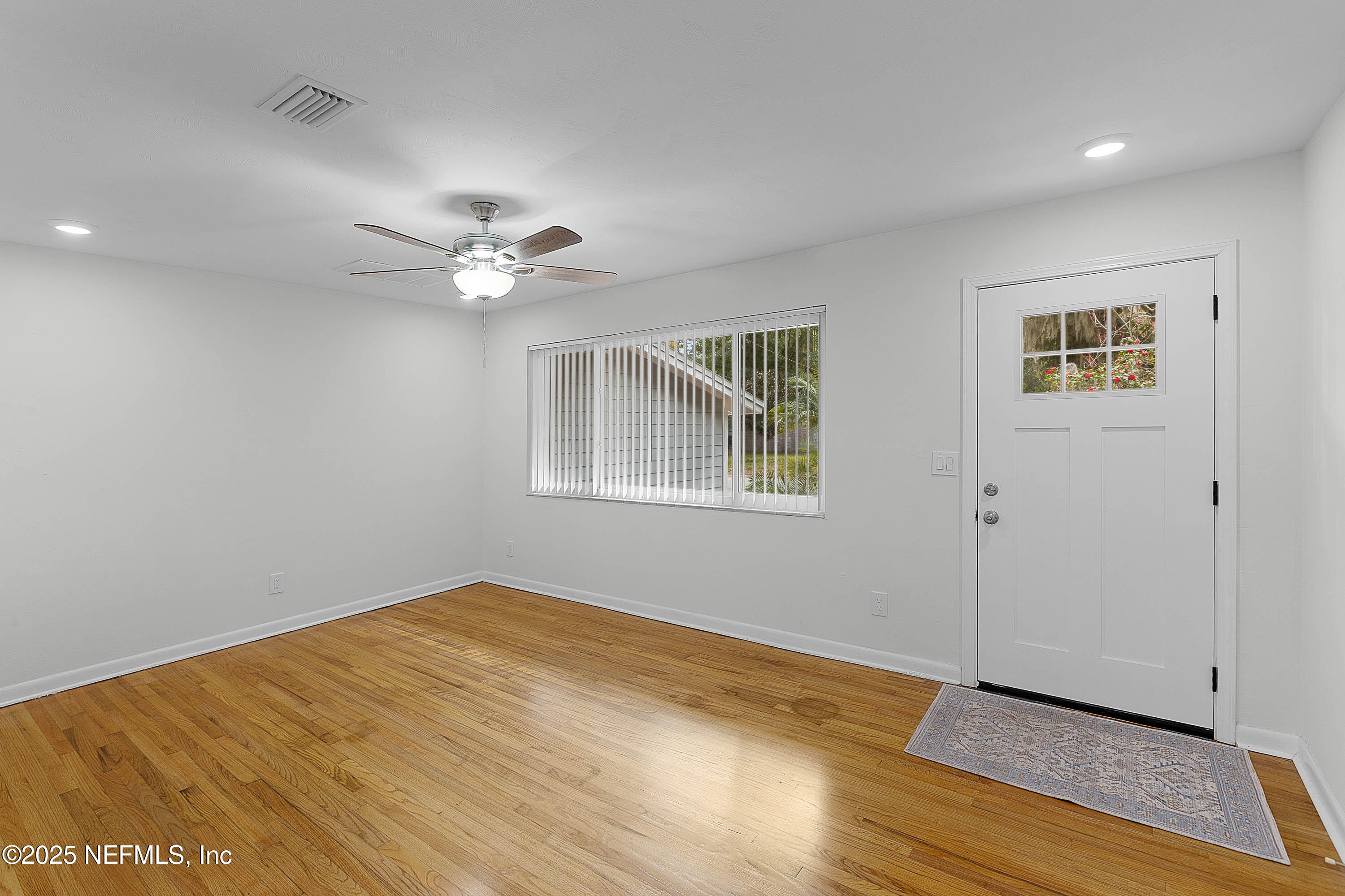 10553 Hemming Road Jacksonville, FL 32225 - Photo 5 of 34 Living room