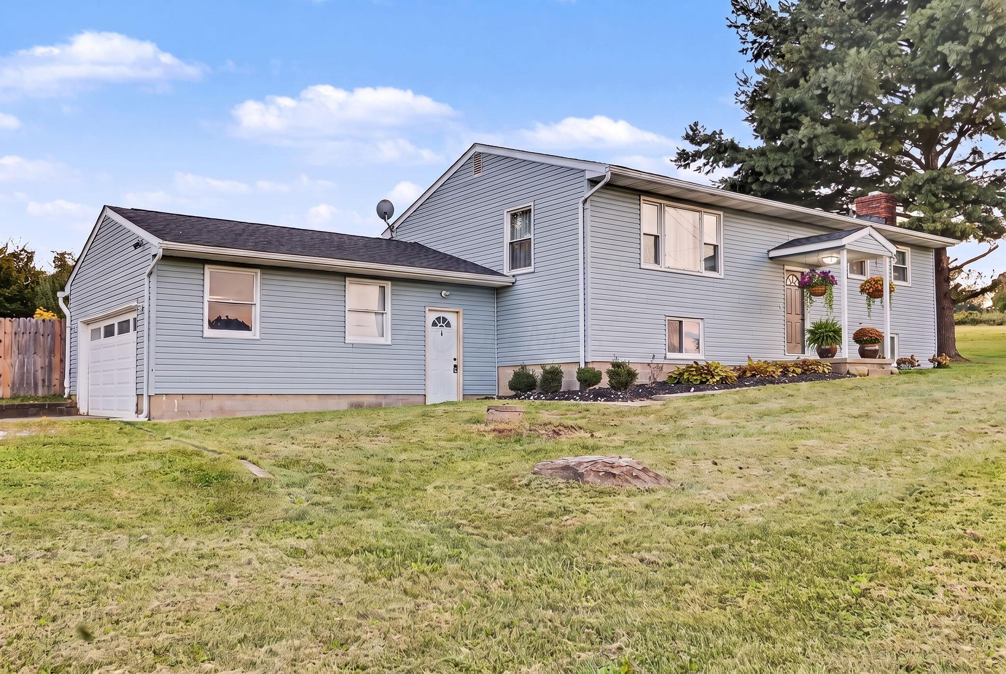 5901 Wilson Road Northwest Lancaster, OH 43130 - Photo 5 of 50 4 BR | 2 BA Raised Ranch