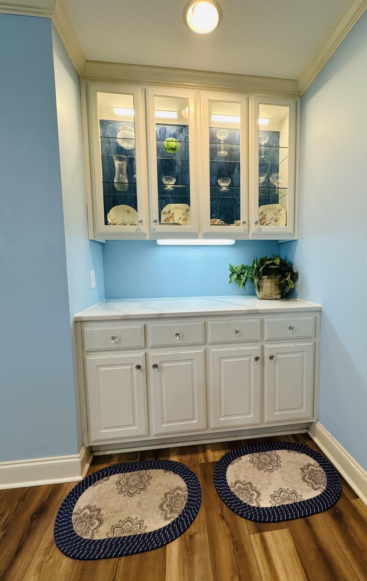 19 Pearl Parkway Iuka, MS 38852 - Photo 6 of 27 a bathroom with a sink and a mirror