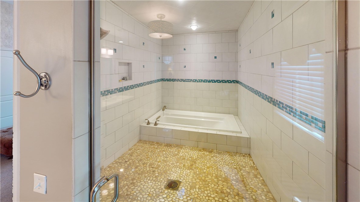 1182 Wedgewood Court Decatur, IL 62526 - Photo 13 of 22 Gallery Image 13