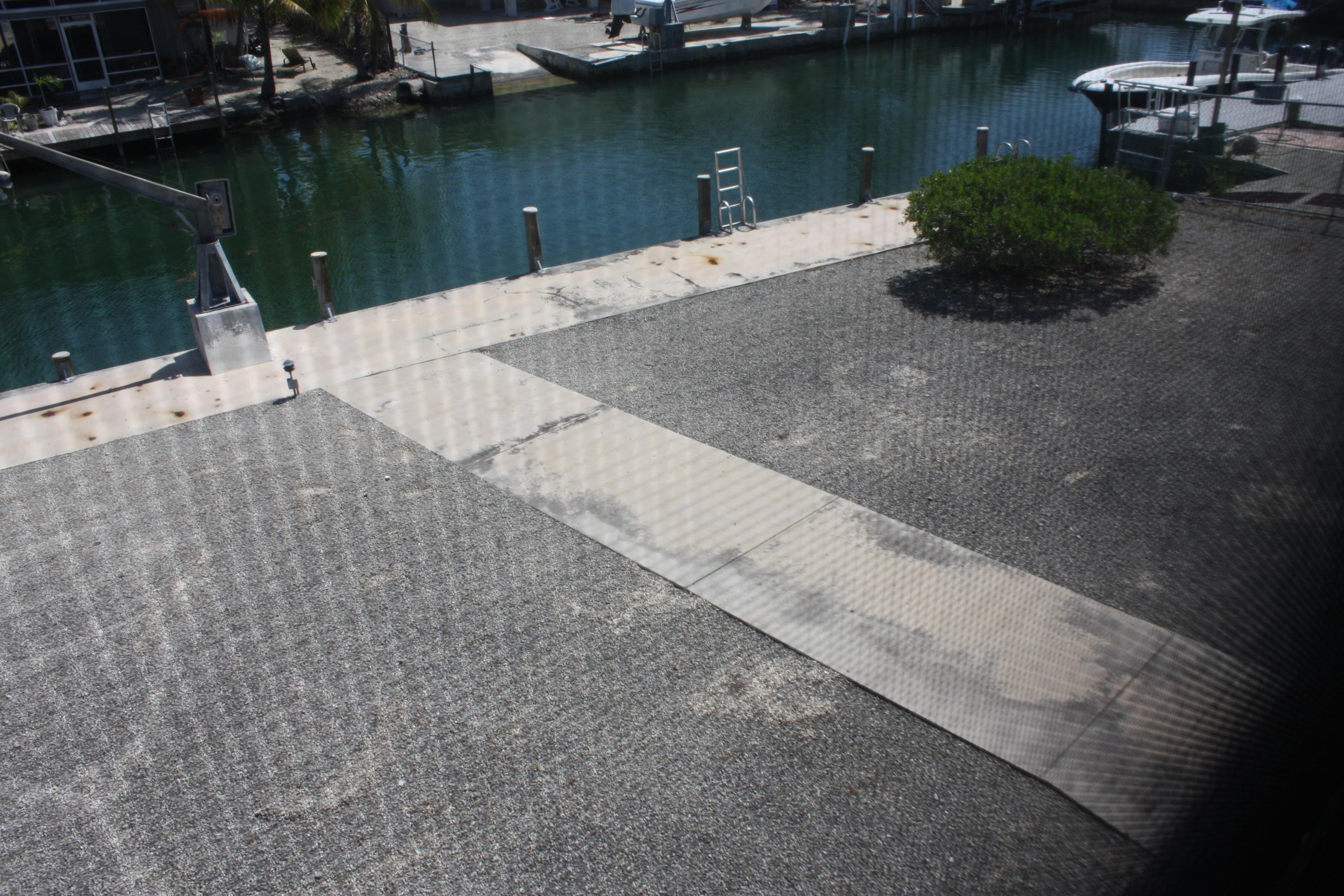 210 Johnny Road Tavernier, FL 33070 - Photo 22 of 35 Backyard / Dock