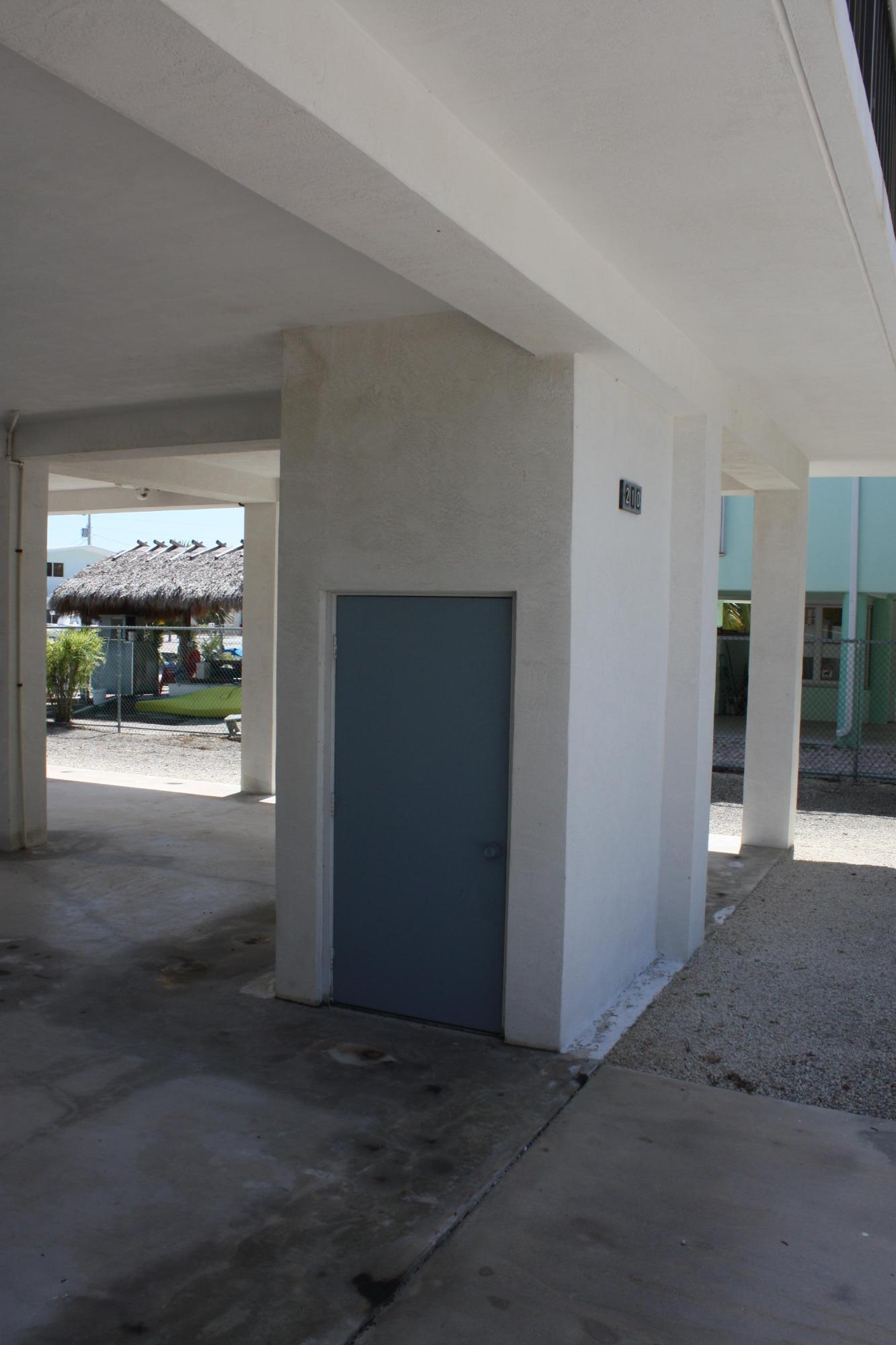 210 Johnny Road Tavernier, FL 33070 - Photo 25 of 35 Downstairs / Elevator