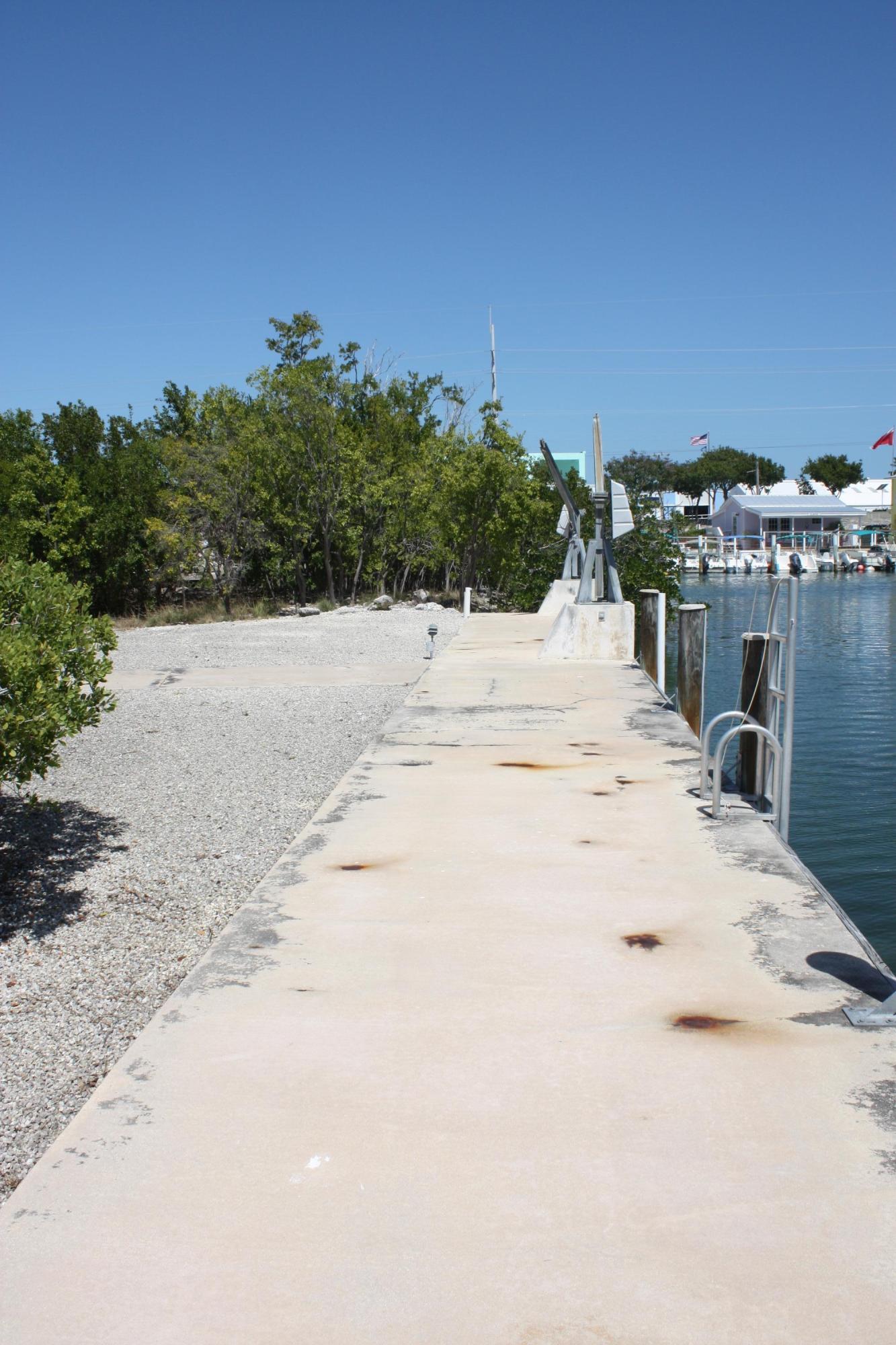 210 Johnny Road Tavernier, FL 33070 - Photo 32 of 35 Dock