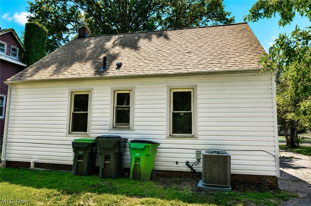 935 Worden Road Wickliffe, OH 44092 - Photo 5 of 27 Gallery Image 5