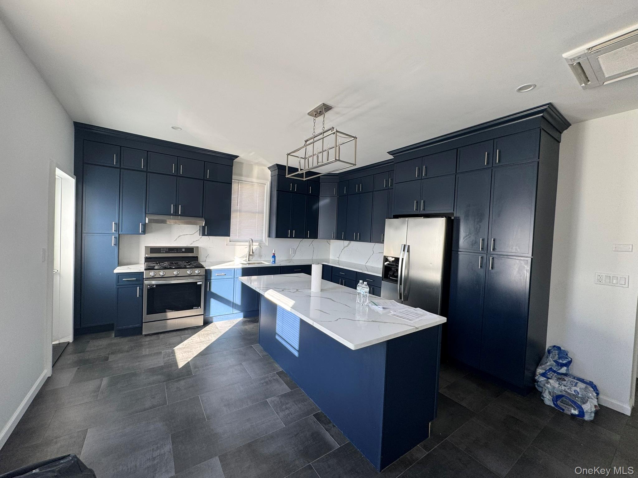 88-36 77th Street Queens, NY 11421 - Photo 6 of 17