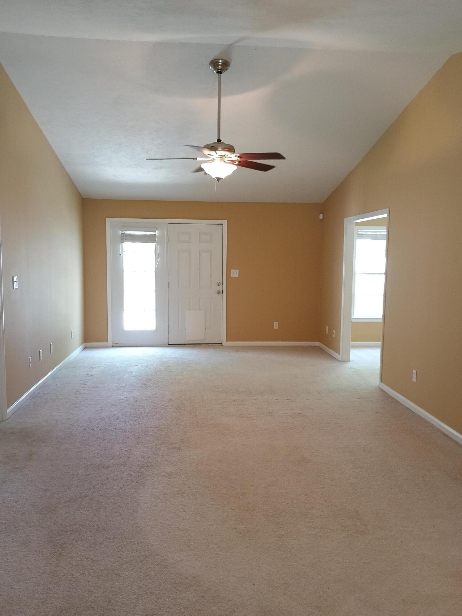 5080 Wheeler Lake Road Augusta, GA 30909 - Photo 4 of 16 Living Rm