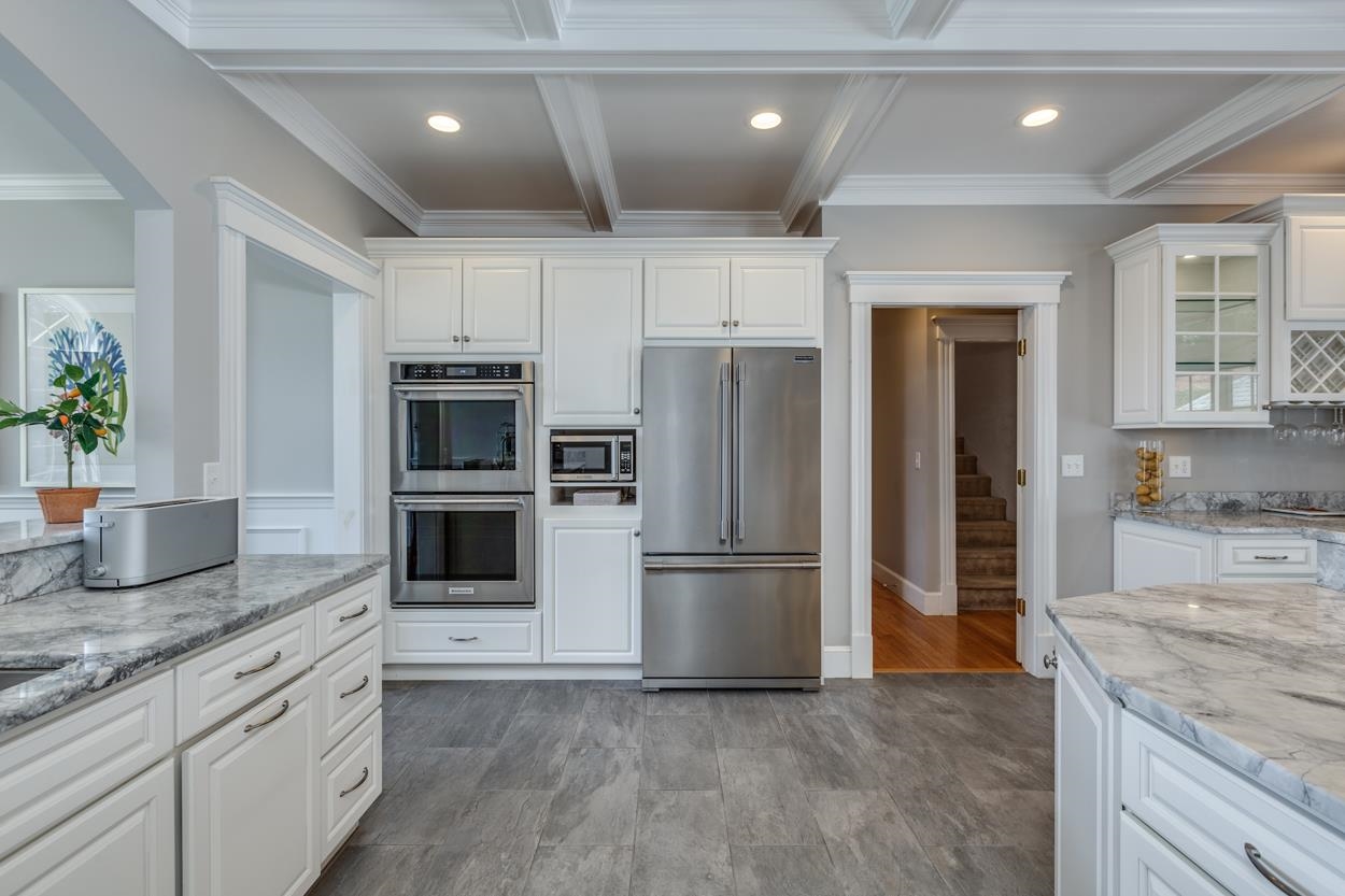 135 Hooker Farm Road Salem, NH 03079 - Photo 3 of 40