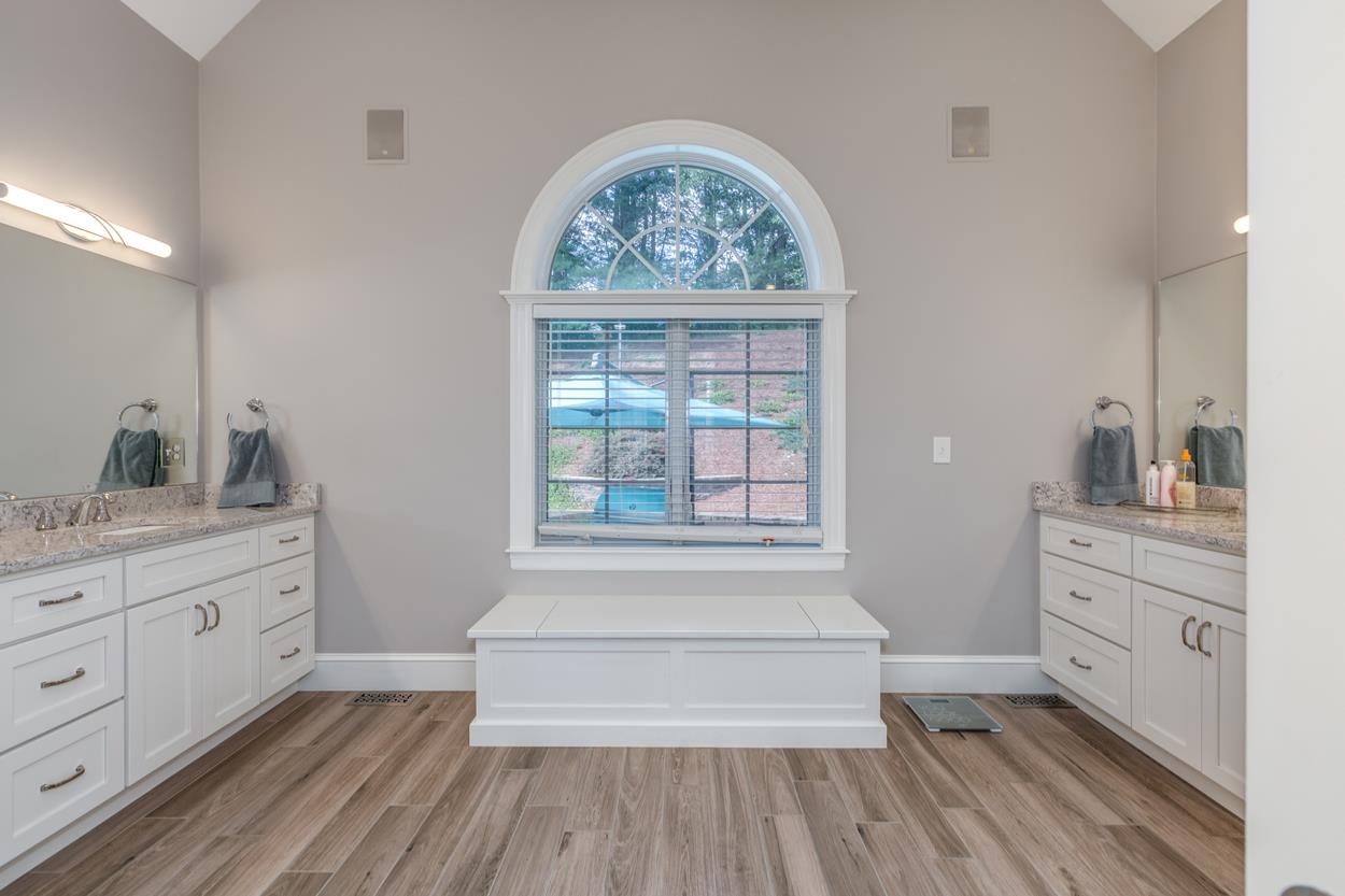 135 Hooker Farm Road Salem, NH 03079 - Photo 9 of 40