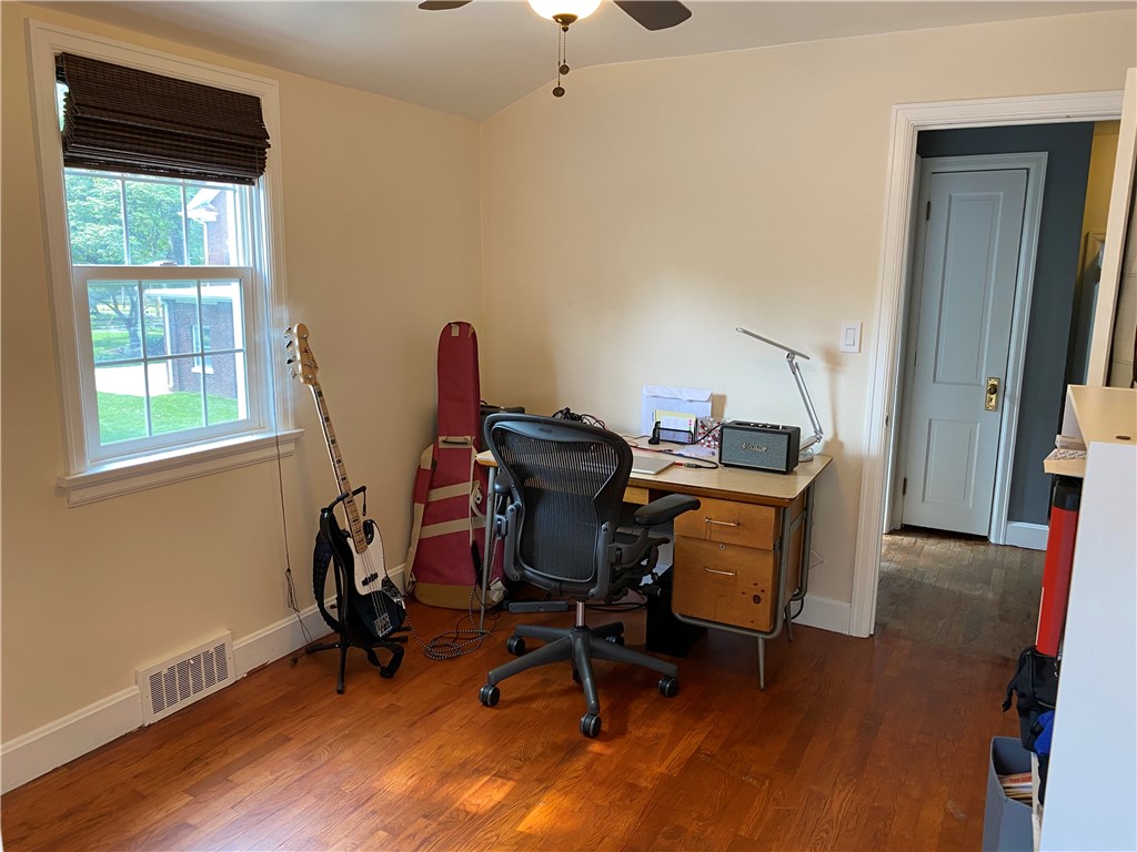 1020 11th Street Charleston, IL 61920 - Photo 26 of 42
