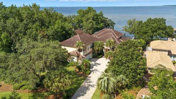 $3,800,000 | 923 Lido Circle West, Niceville, FL 32578