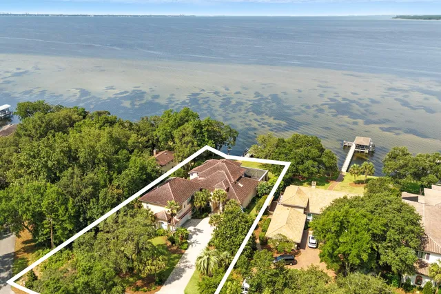 $3,800,000 | 923 Lido Circle West, Niceville, FL 32578
