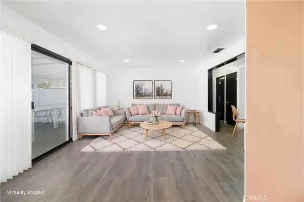 $799,000 | 20309 Roscoe Boulevard, Winnetka, CA 91306
