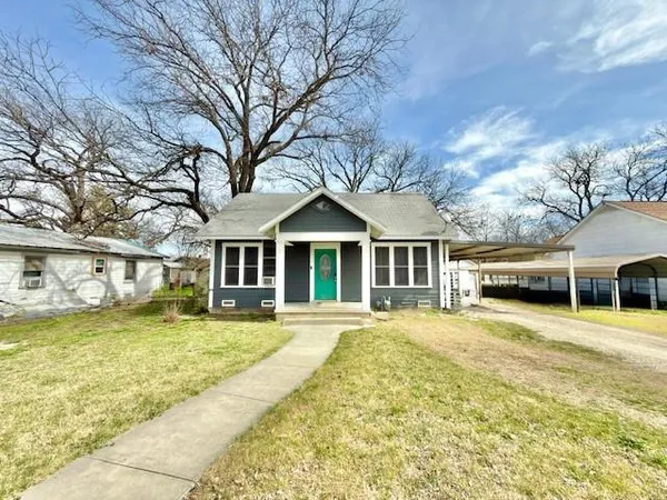 $128,000 | 410 S Avenue East, Clifton, TX 76634
