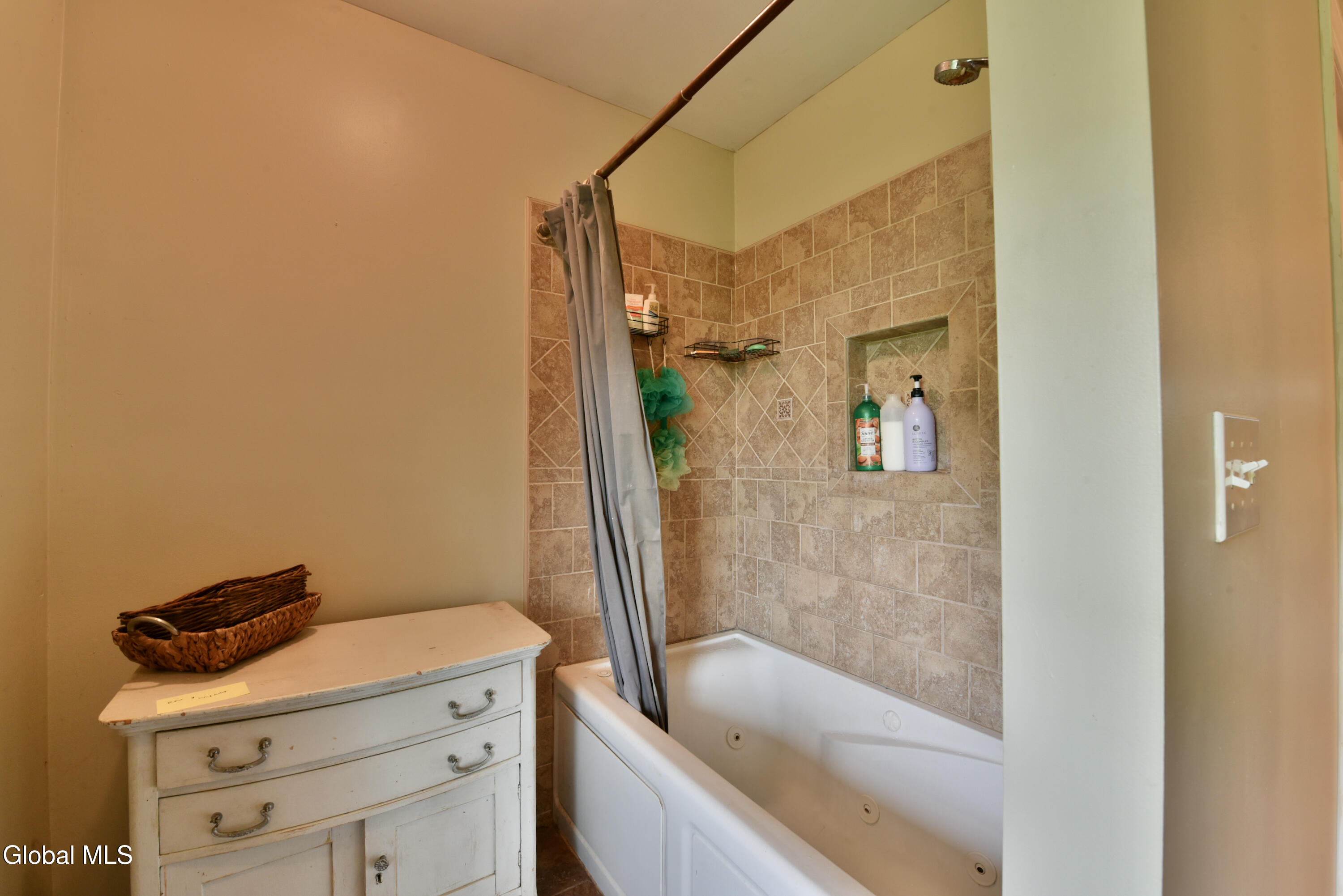 605 Plummer Road Ballston Spa, NY 12020 - Photo 31 of 64 Primary Bath