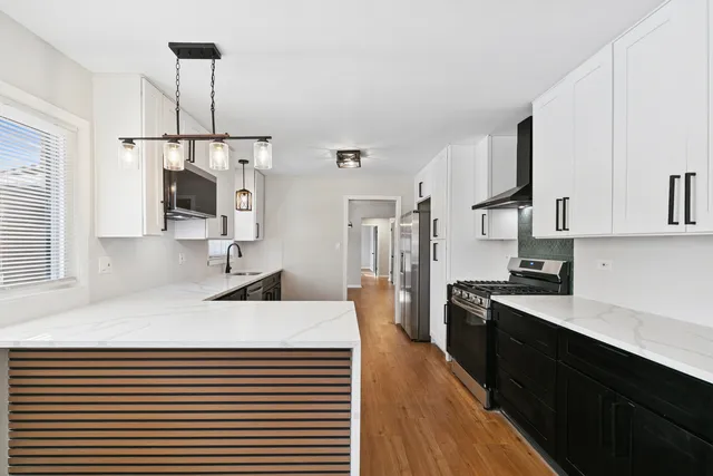 $360,000 | 12323 South 74th Avenue, Palos Heights, IL 60463