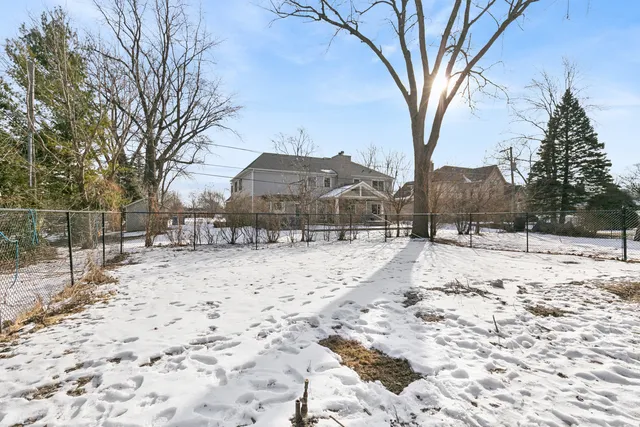 $360,000 | 12323 South 74th Avenue, Palos Heights, IL 60463