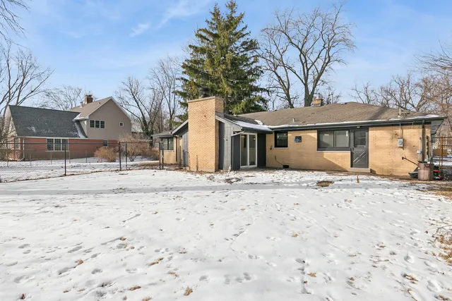 $360,000 | 12323 South 74th Avenue, Palos Heights, IL 60463