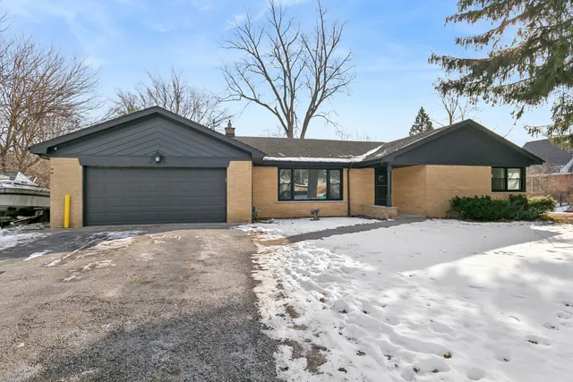 $360,000 | 12323 South 74th Avenue, Palos Heights, IL 60463