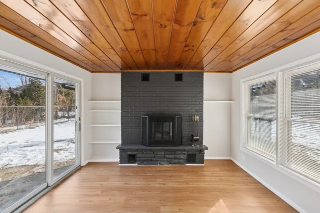 $360,000 | 12323 South 74th Avenue, Palos Heights, IL 60463