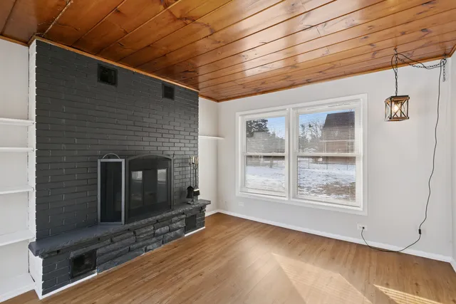 $360,000 | 12323 South 74th Avenue, Palos Heights, IL 60463