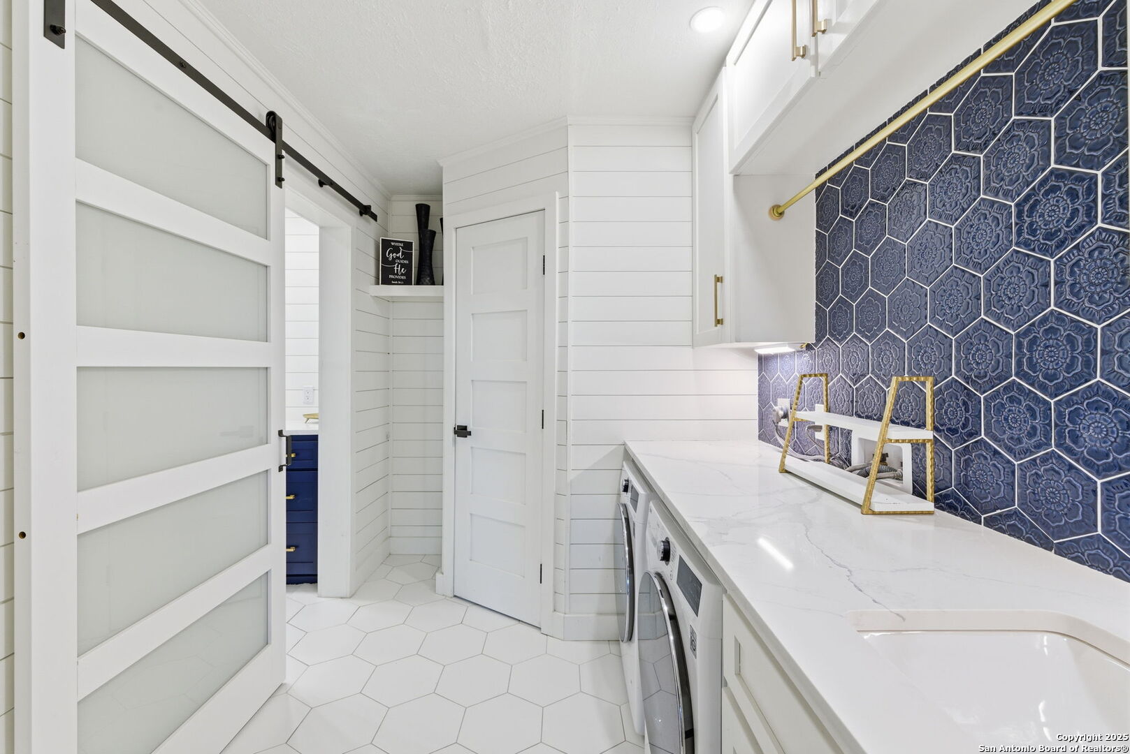 1072 Summit Canyon Lake, TX 78133 - Photo 26 of 50 a kitchen with a sink and a refrigerator