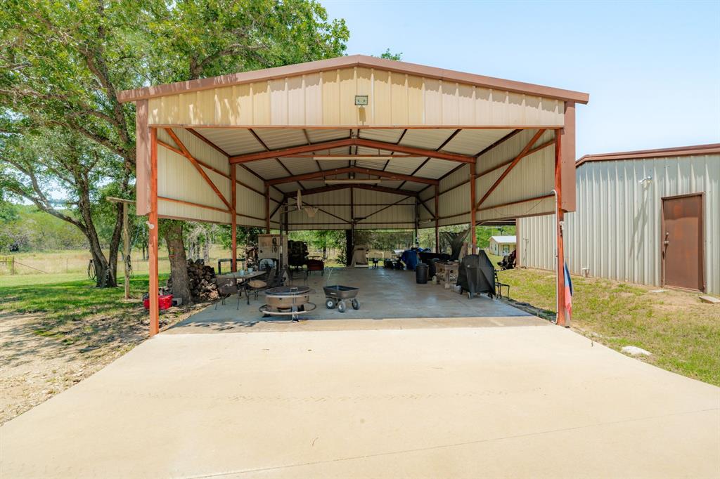1340 County Road 189 Jonesboro, TX 76538 - Photo 27 of 39 a view of sitting area of house