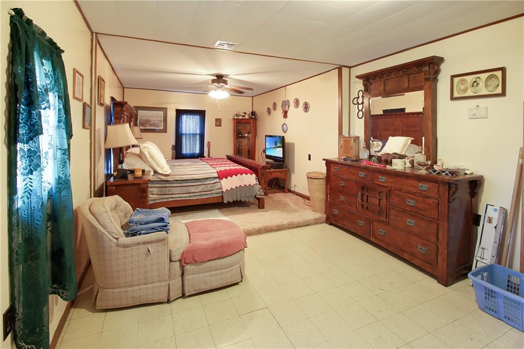 5005 Anderson Road Coffeyville, KS 67337 - Photo 11 of 27 Gallery Image 11