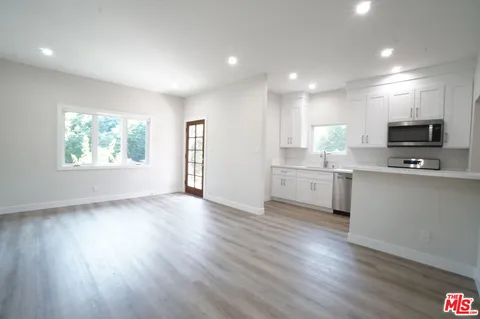 $2,950,000 | 6043 Selma Avenue, Los Angeles, CA 90028