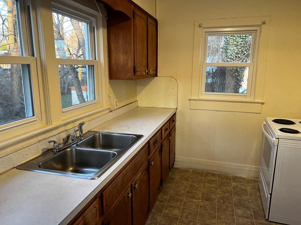 549 Colonial Road Southwest Abingdon, VA 24210 - Photo 11 of 16 Gallery Image 11