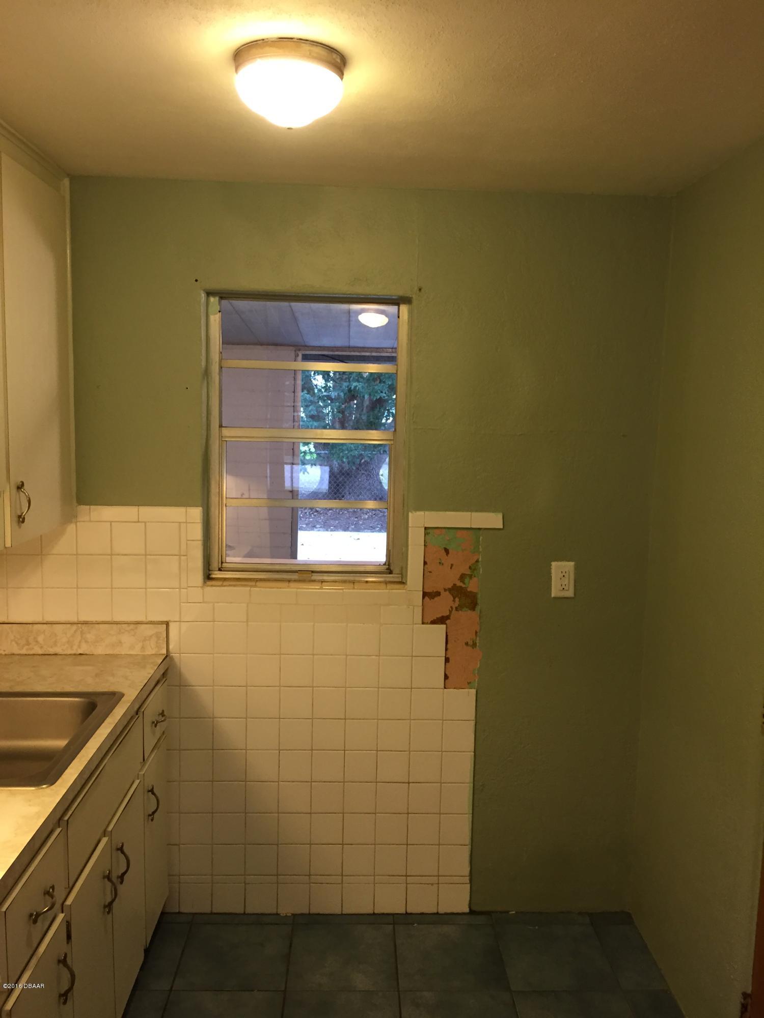 526 Blake Road South Daytona, FL 32119 - Photo 16 of 45 2016-01-13 15.35.03
